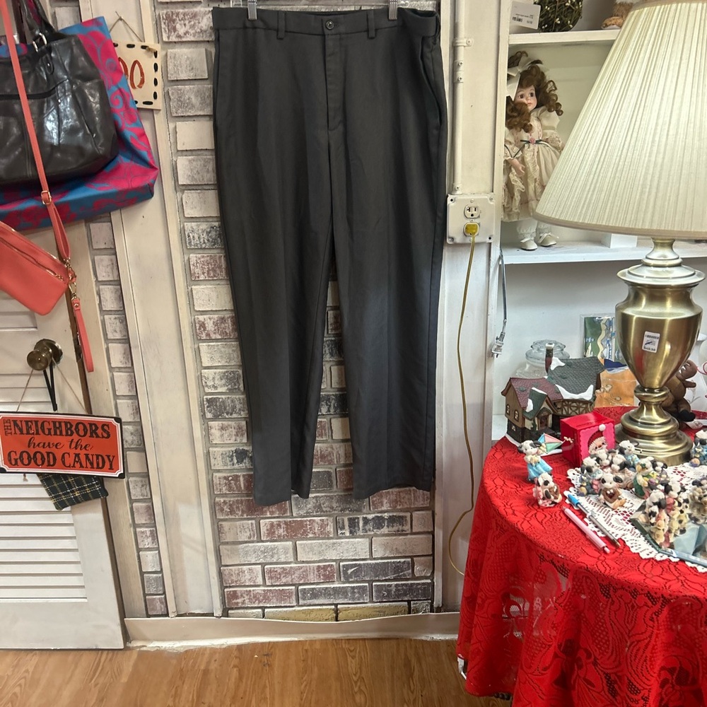 Hagger men's 38/32 gray dress pants